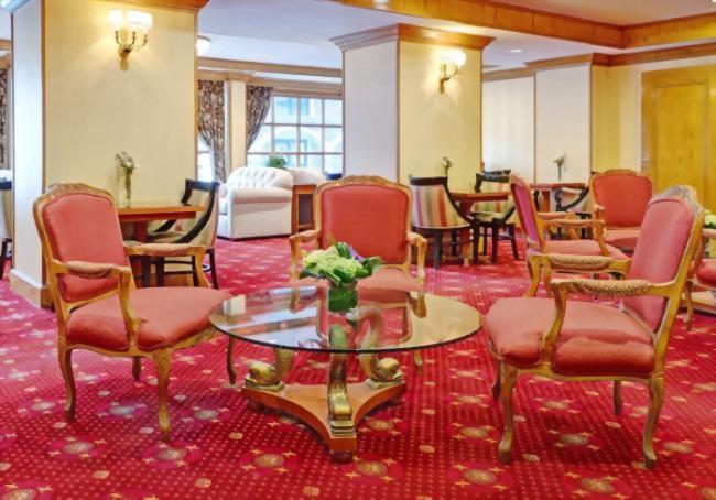 The Club Room is our guests living room where you can meet new friends from around the world.
