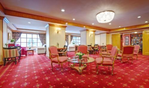 The Club Room at the Hotel Elysee is available to all guests.  With a comfortable living room style setting you will feel as if you are visiting relatives.