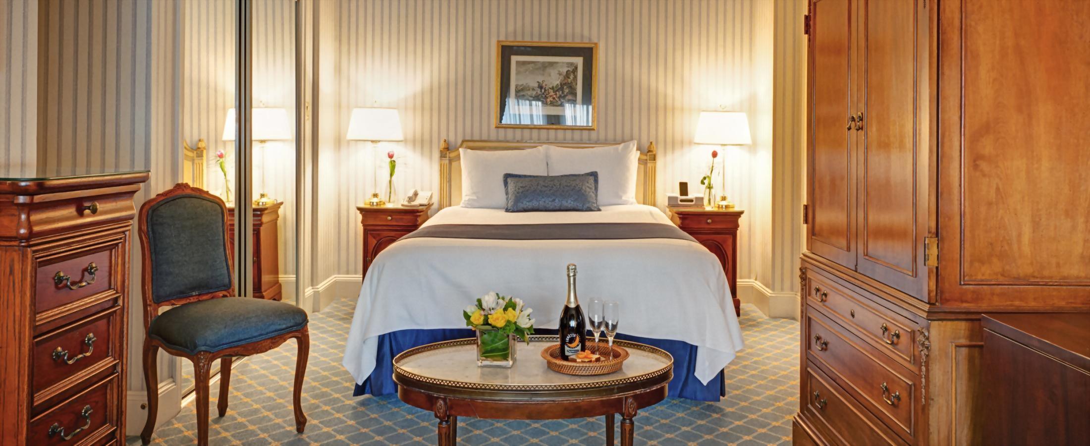 Deluxe Queen Room with 1 Queen Bed at New York City's Hotel Elysee