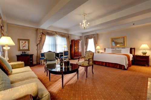 Celebrate a special occasion with a stay in one of our beautiful Junior Suites